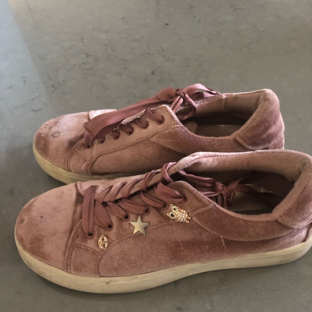 Girls velvet Steve Madden shoes